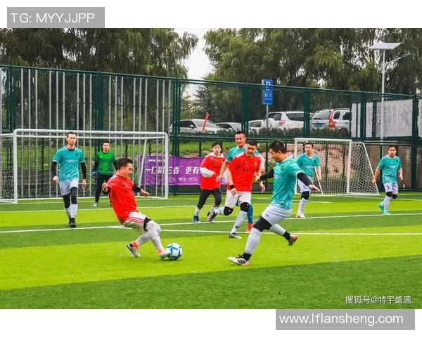 足球滕薇：在绿茵场上追逐梦想与荣耀的青春故事